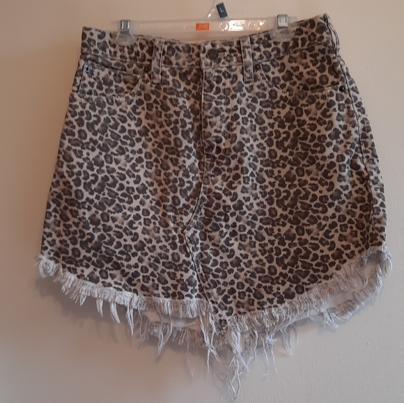 Free People We The Free Bailey Leopard Print Denim Skirt - Picture 2 of 9